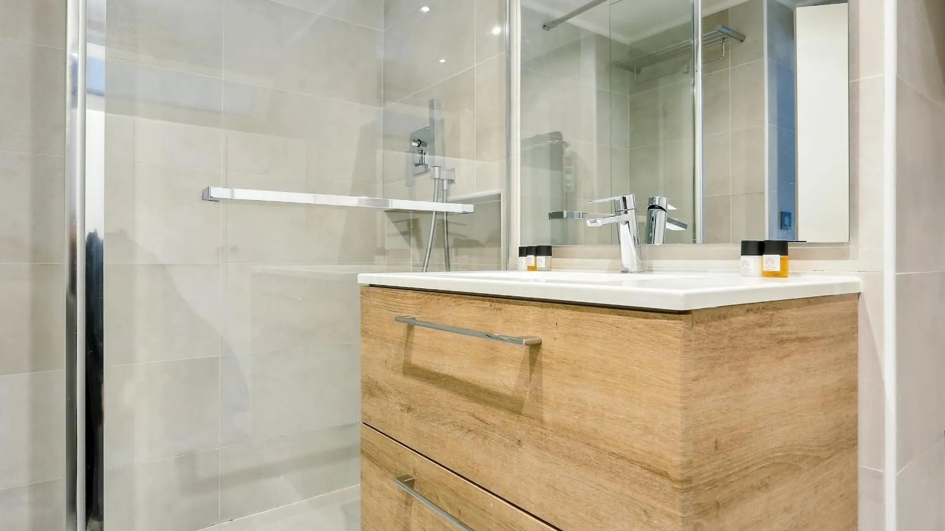 Les Halles & Le Marais - 2br - Cityapartmentstay Apartment